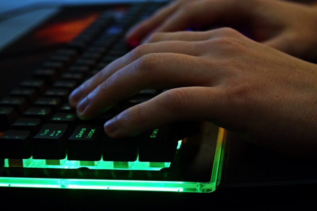 Conheça os melhores teclados para jogos 2022